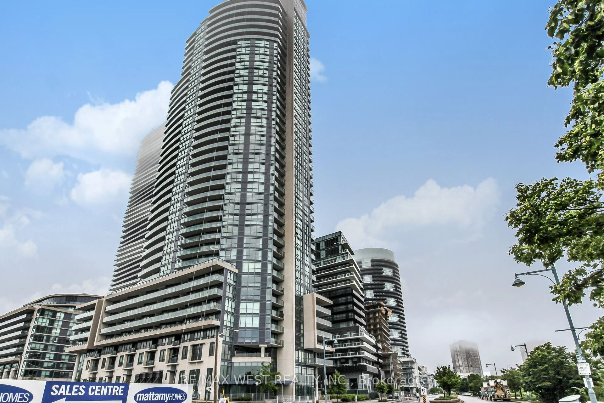 59 Annie Craig Drive 1709, Toronto W06, ON M8V 0C4