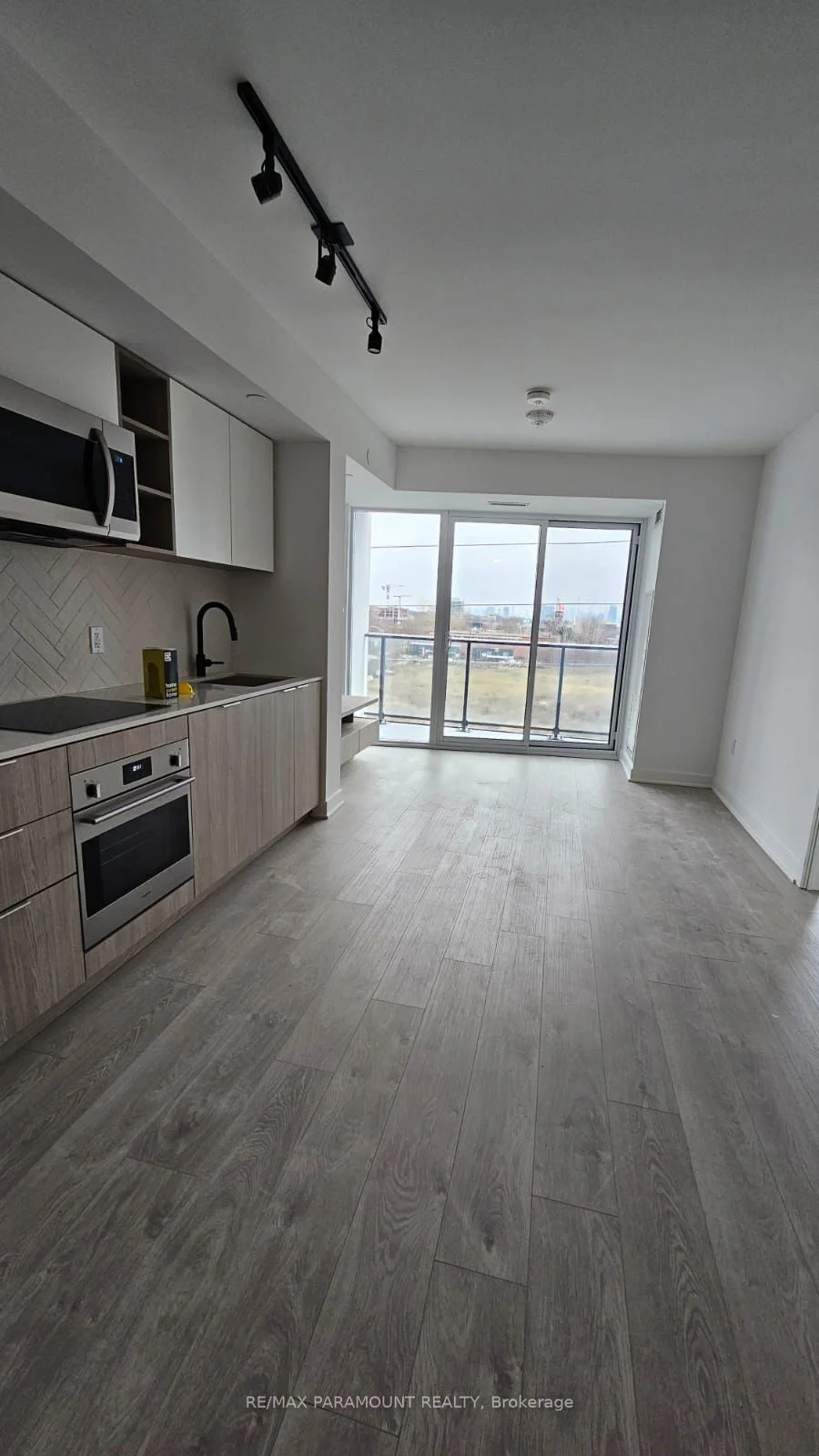 36 Zorra Street 417, Toronto W08, On M8z 4z7