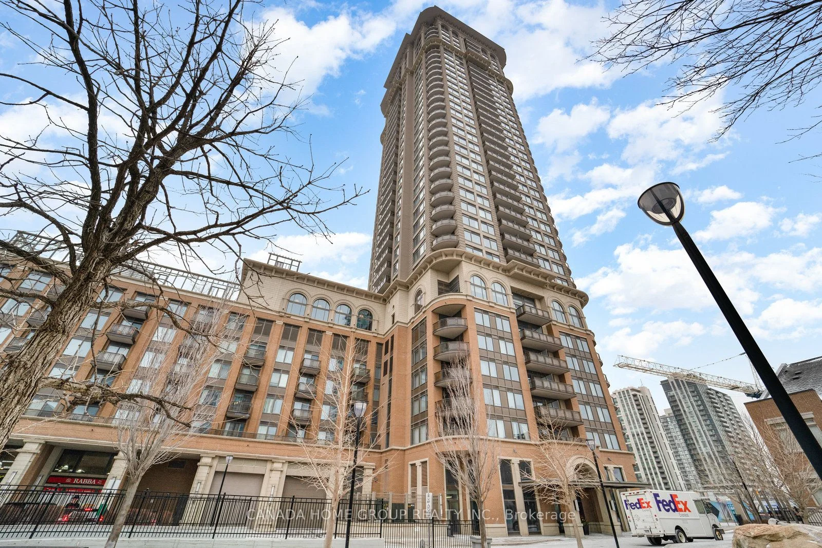 385 Prince Of Wales Drive 1905, Mississauga, On L5b 0c6