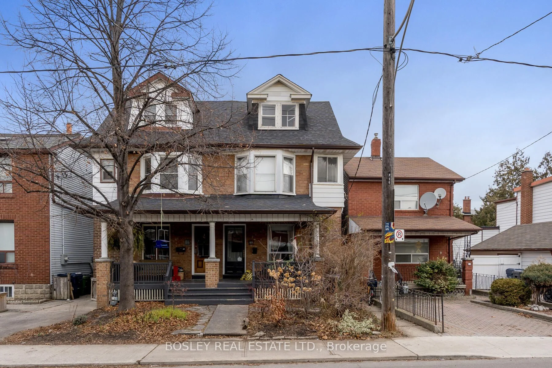 16 Hallam Street BSMT, Toronto W02, ON M6G 1W2