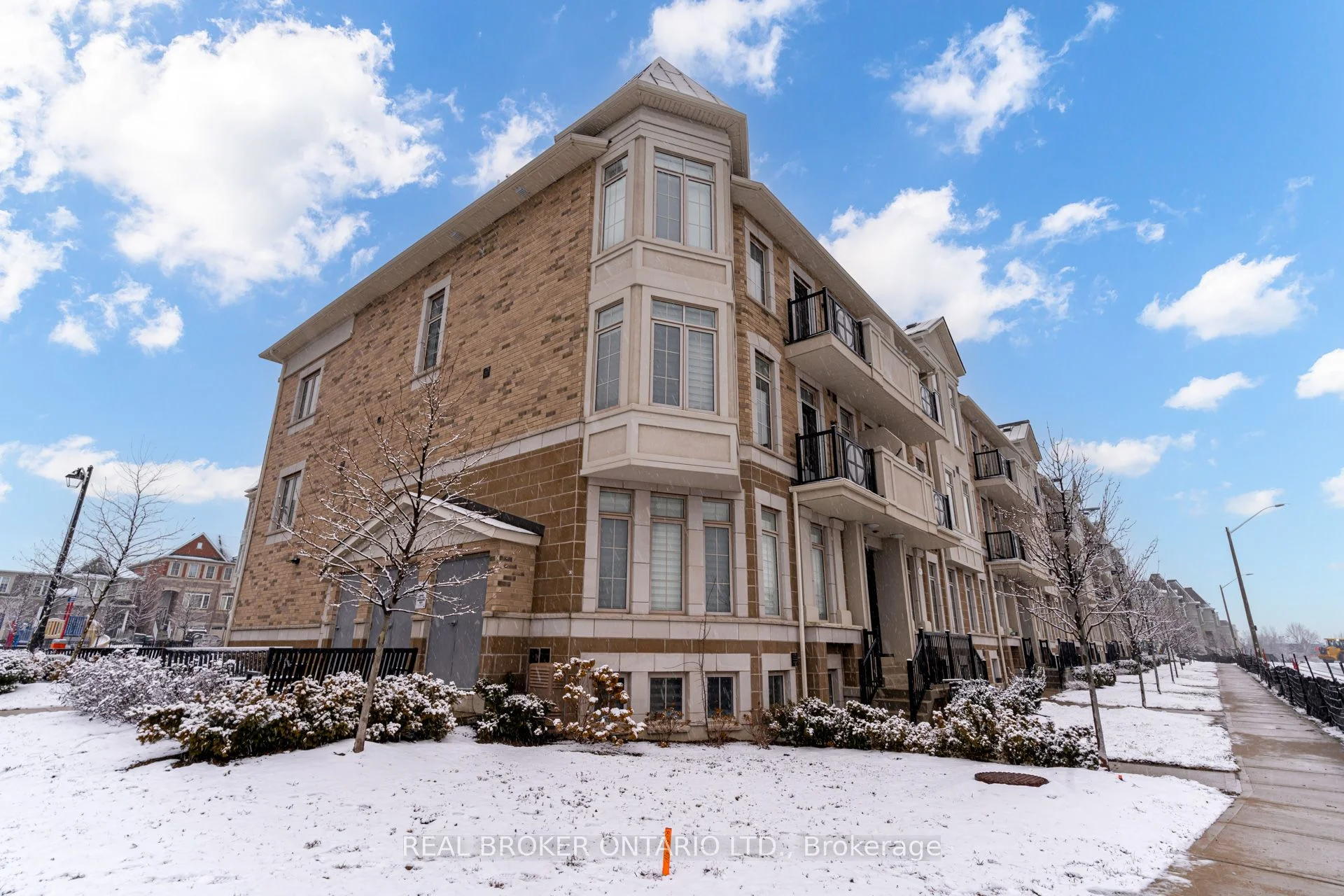 57 Armdale Road 51, Mississauga, ON L4Z 0C7