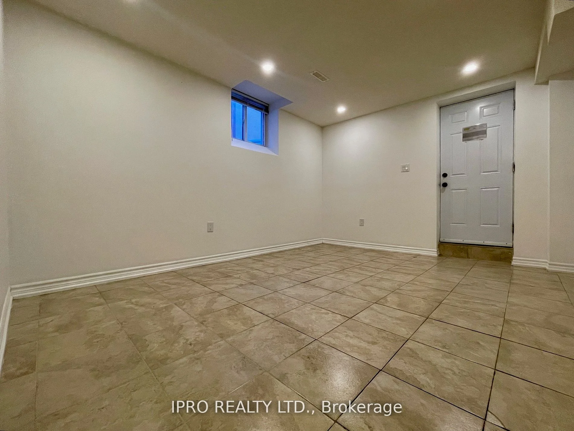 3969 Hazelridge Road Bsmt, Mississauga, ON L5N 6Z5