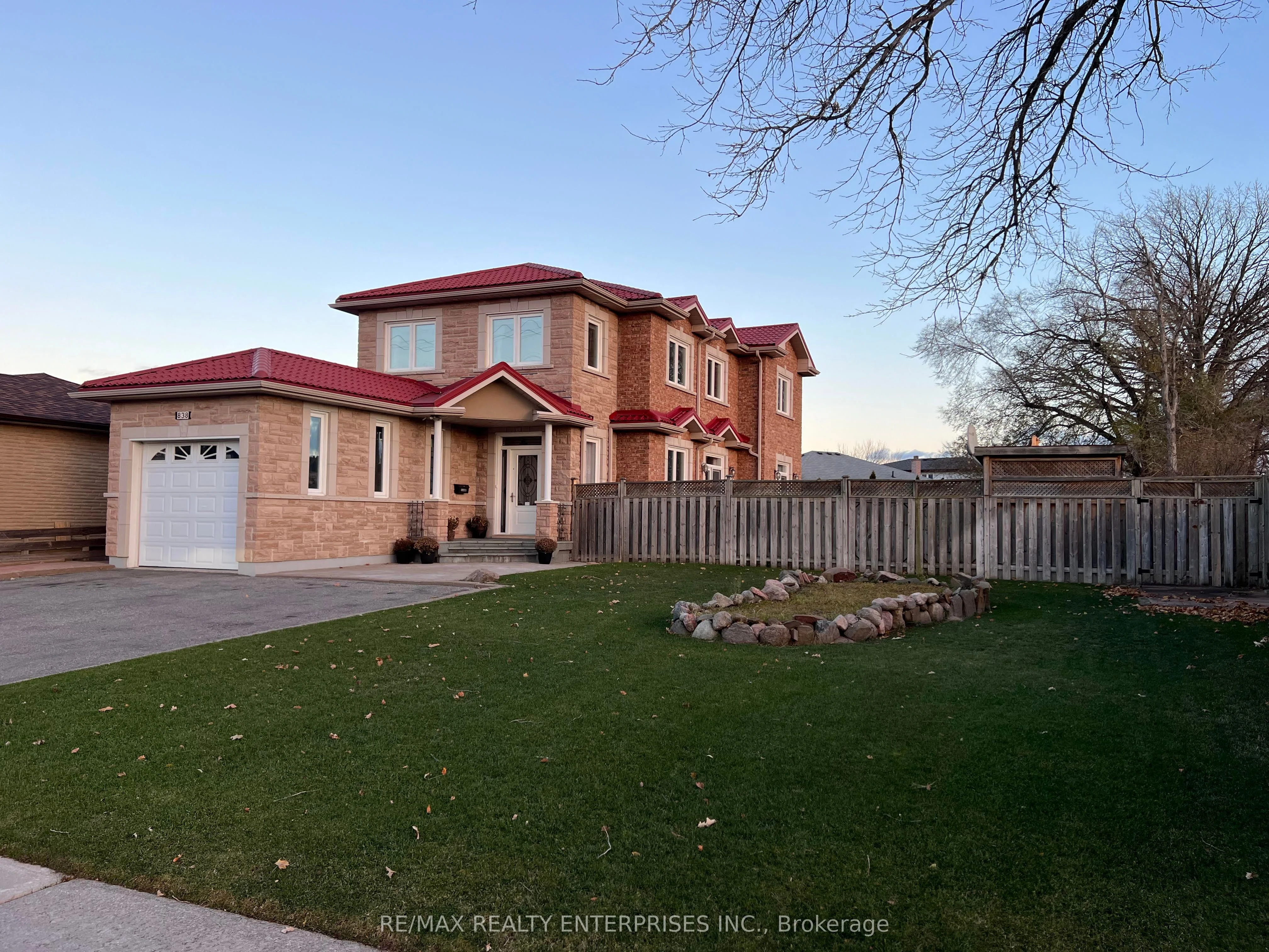 838 Bloor Street, Mississauga, On L4y 2m9