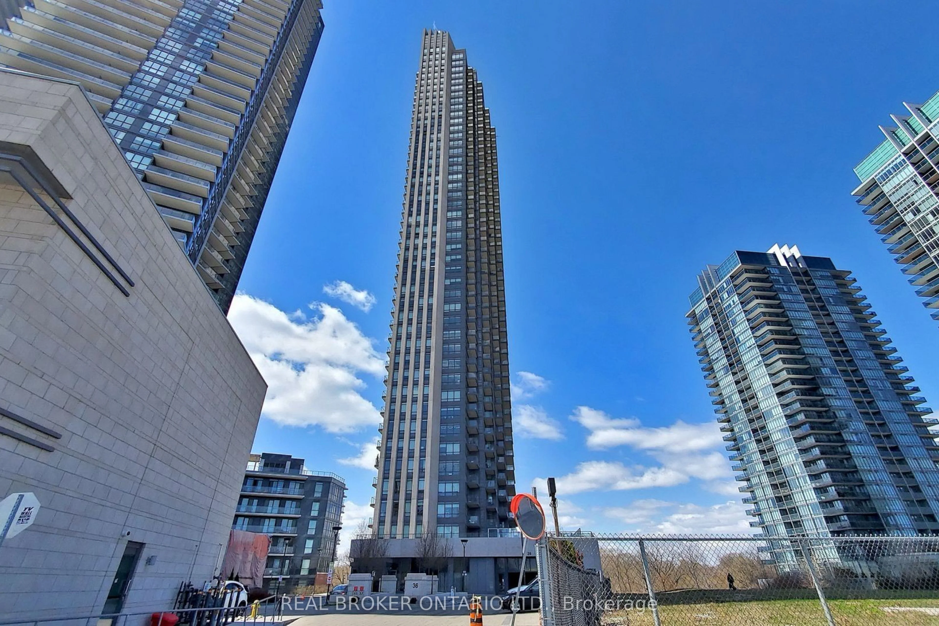 36 Park Lawn Road 1308, Toronto W06, ON M8V 0E5