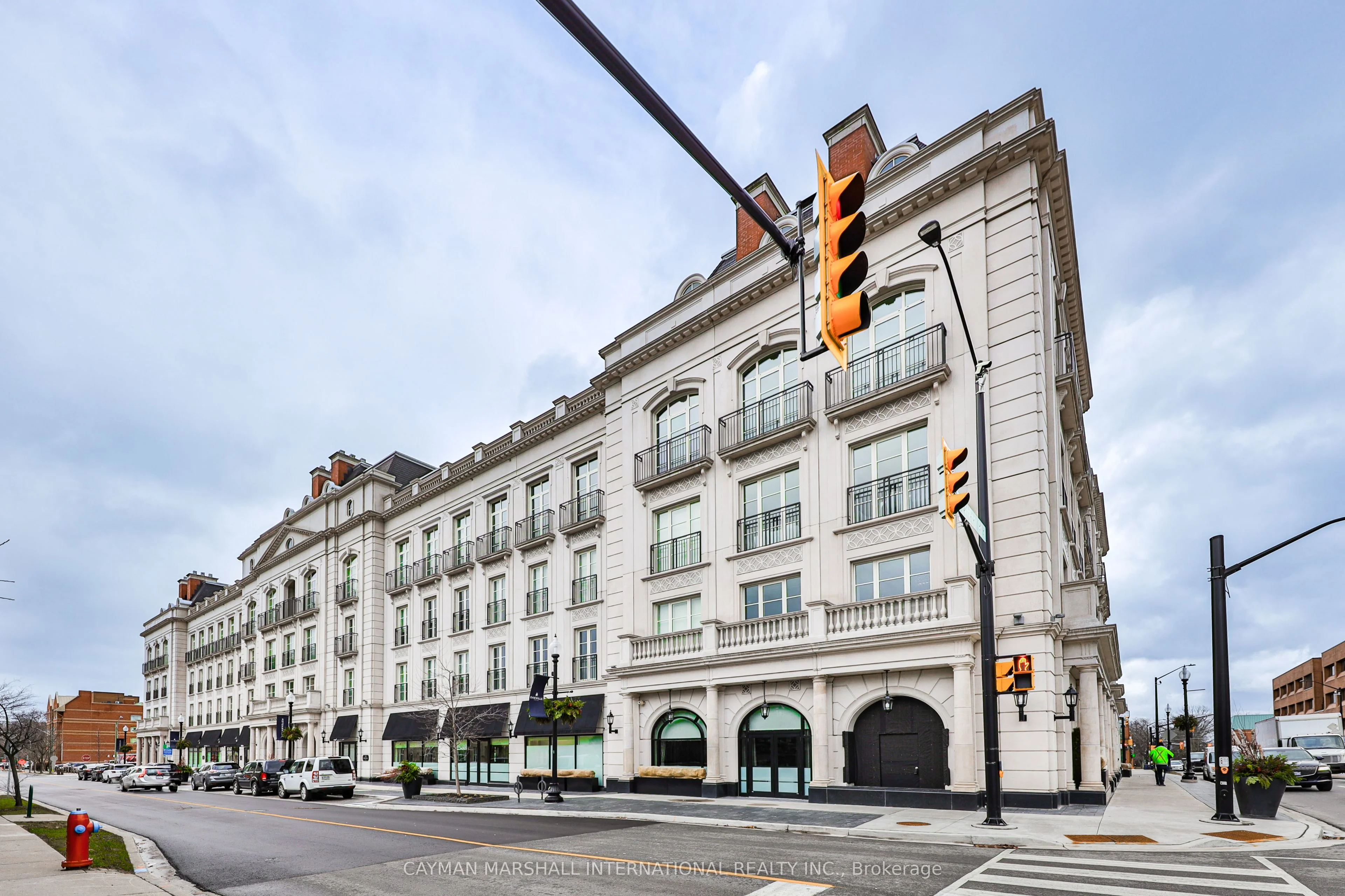 300 Randall Street PH5, Oakville, ON L6J 1R1