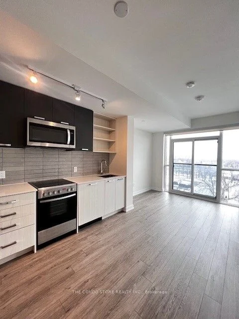 2300 St. Clair Avenue W 806, Toronto W02, ON M6N 1K8