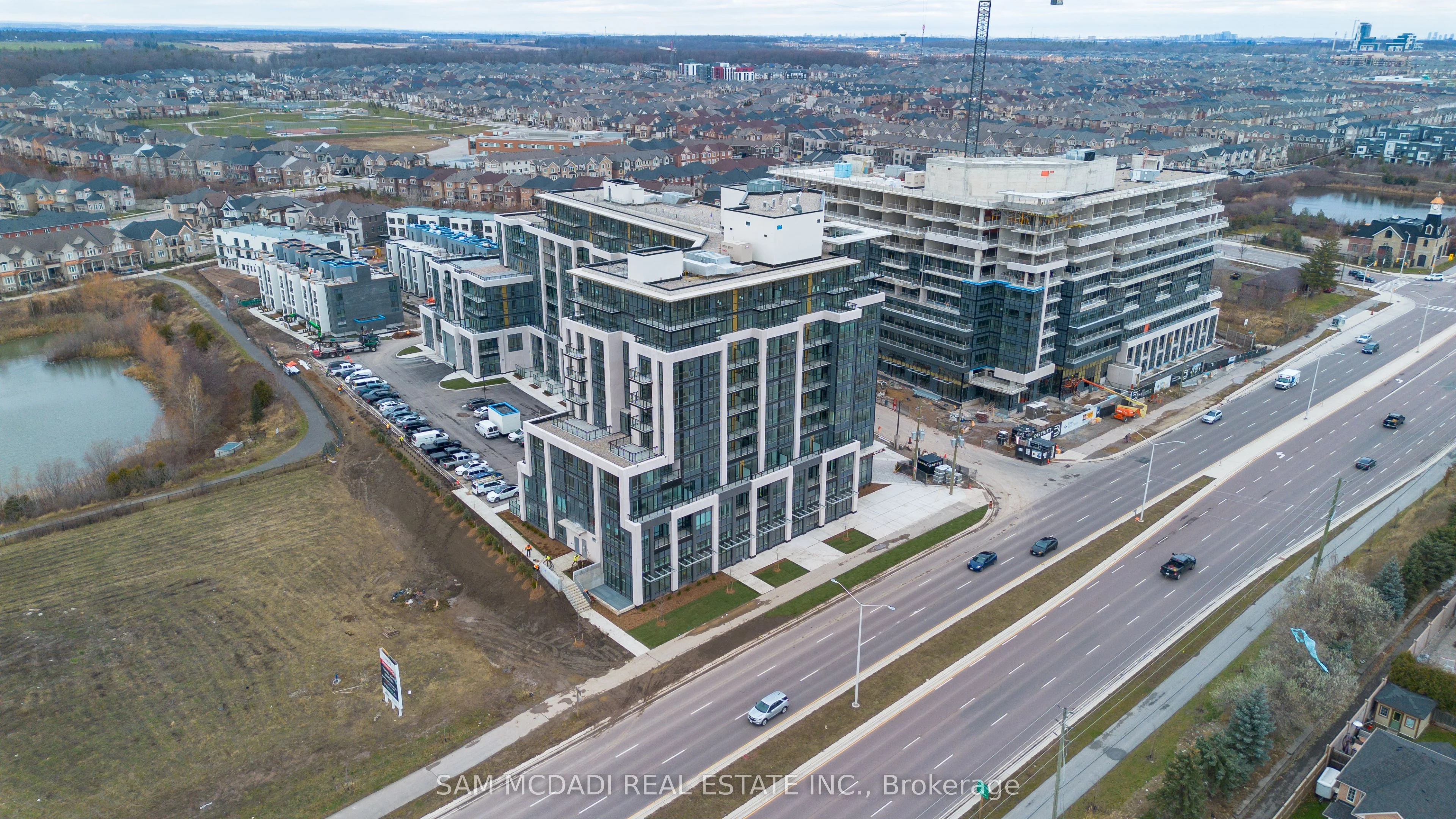 405 Dundas Street W 416, Oakville, ON L6M 4M2