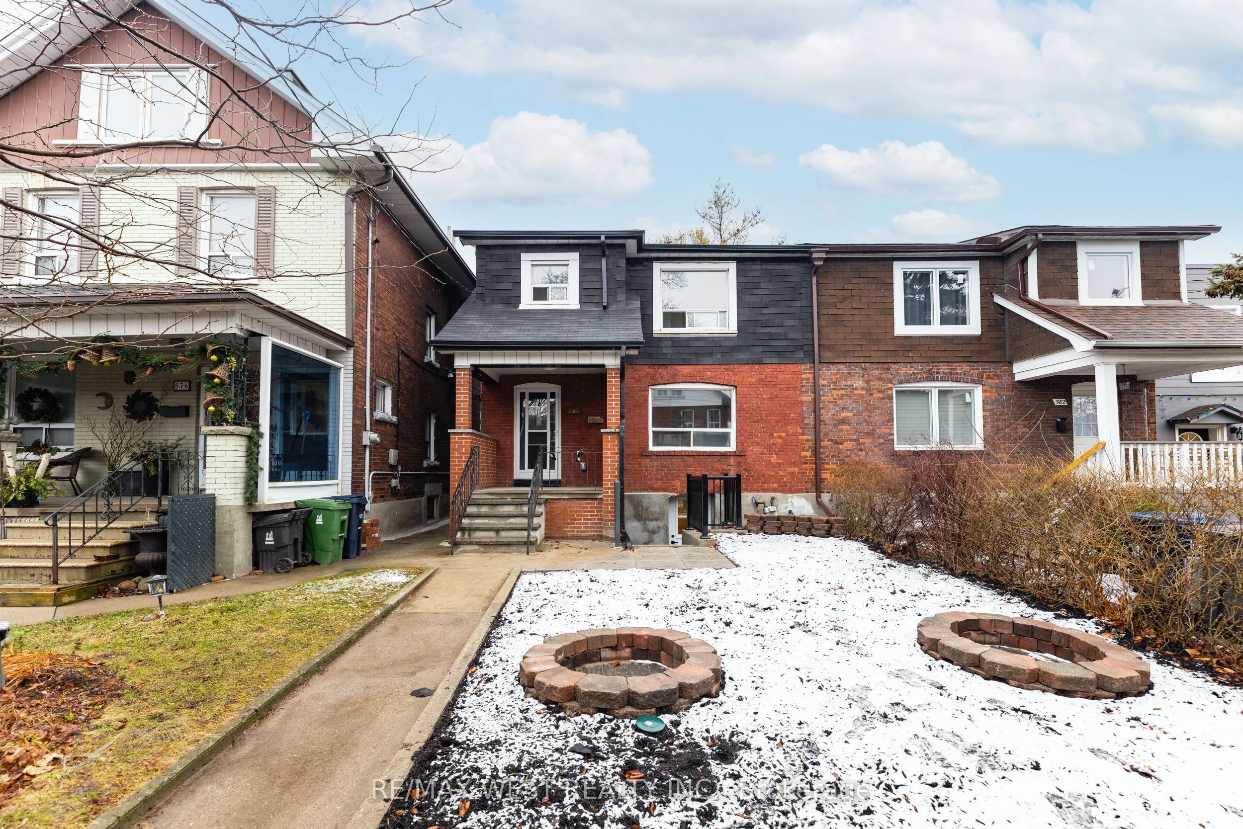 580 Clendenan Avenue, Toronto W02, On M6p 2y1