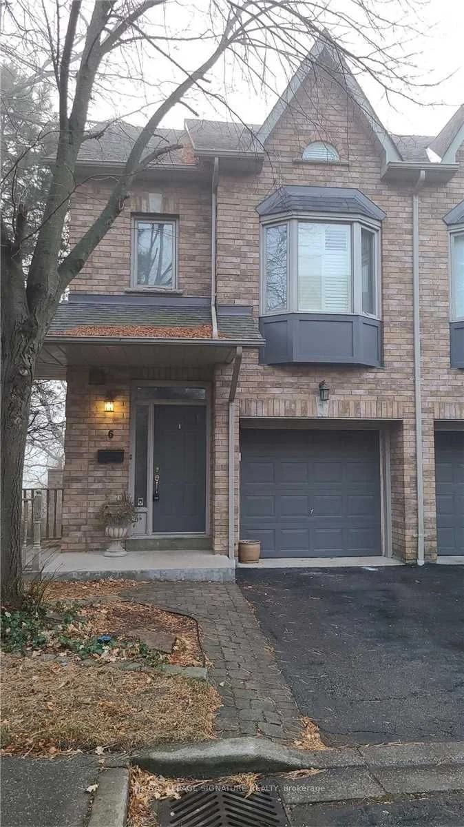 1015 Johnson Lane 6, Mississauga, ON L5J 2P6