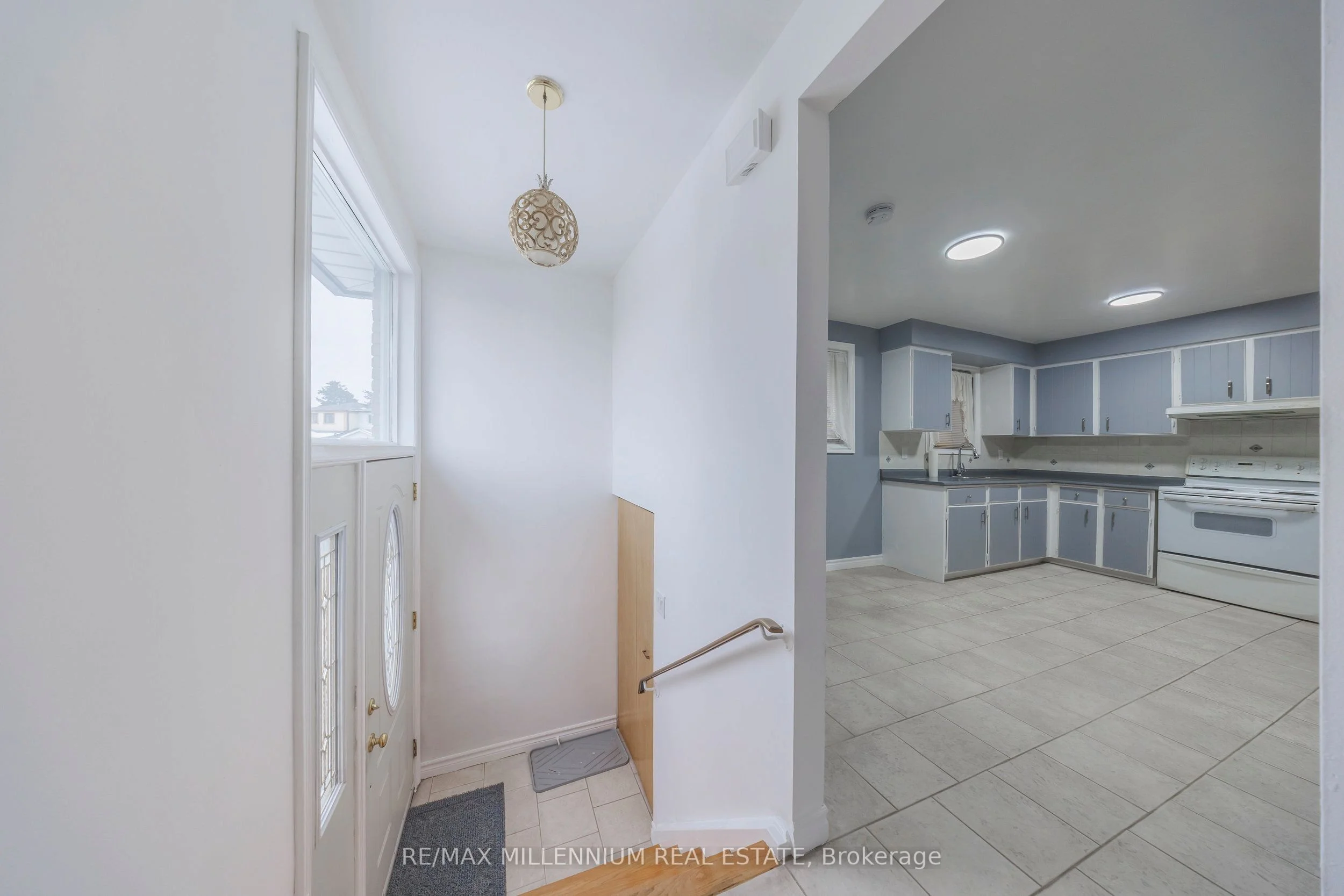 7764 Benavon Street, Mississauga, On L4t 3g3