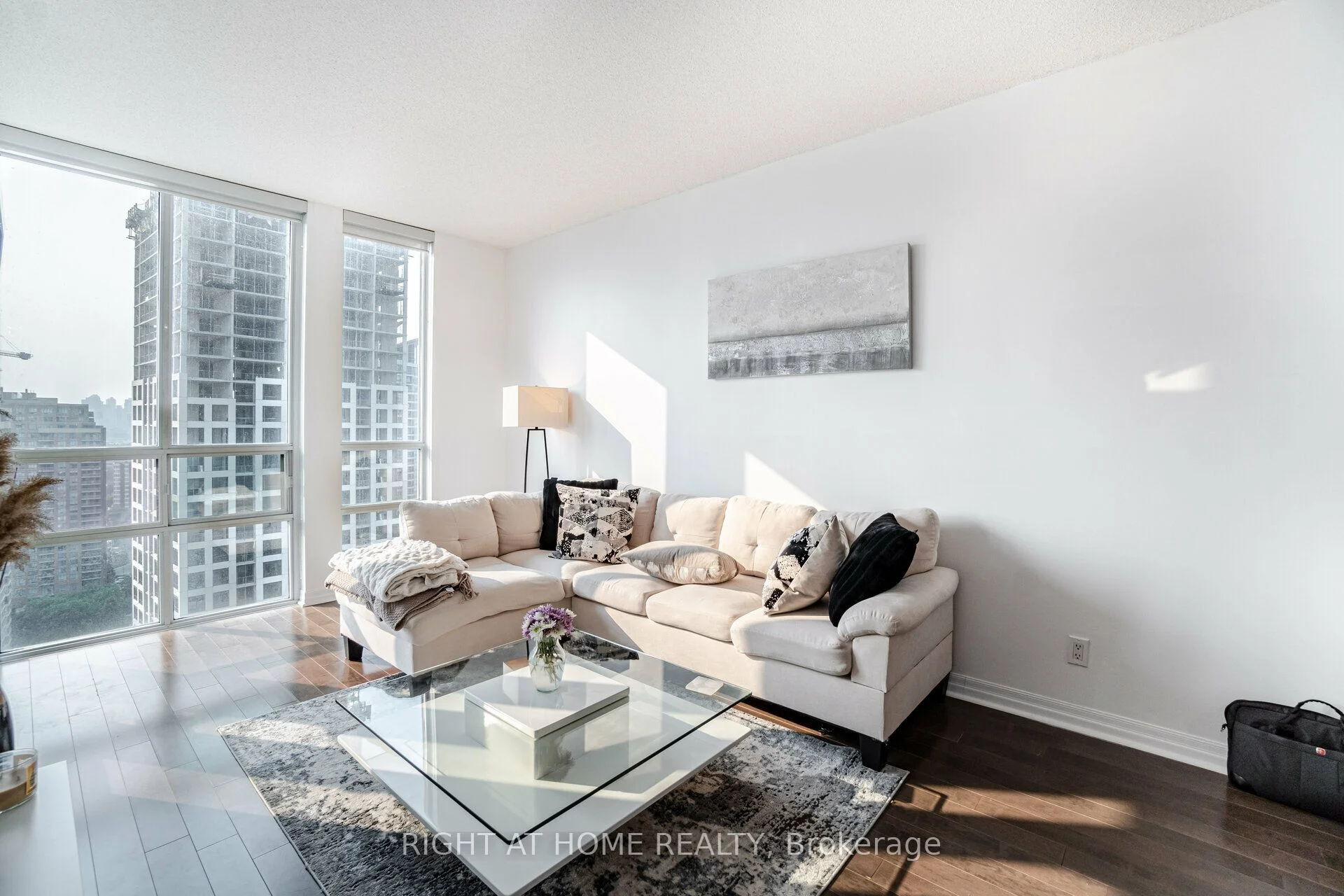 3515 Kariya Drive 2701, Mississauga, On L5b 0c1