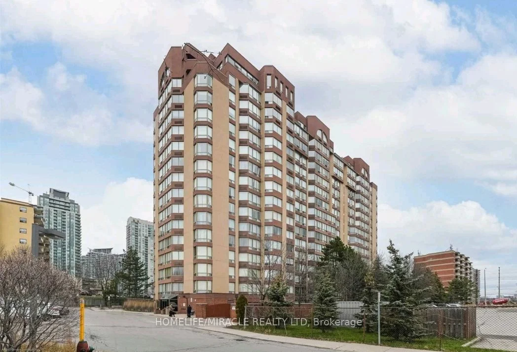 25 Fairview Road W 509, Mississauga, ON L5B 3Y8