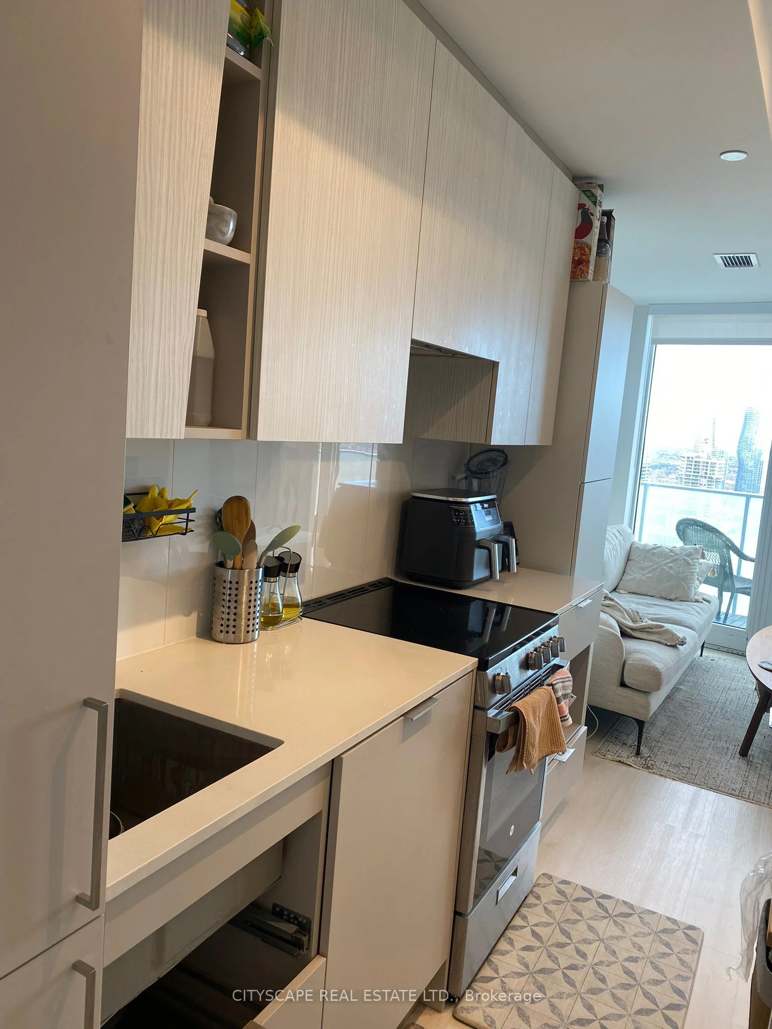 3900 Confederation Parkway 3312, Mississauga, On L5b 0m1