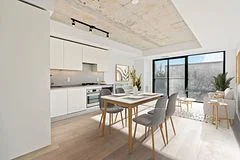 2720 Dundas Street W 306, Toronto W02, On M6p 1y2
