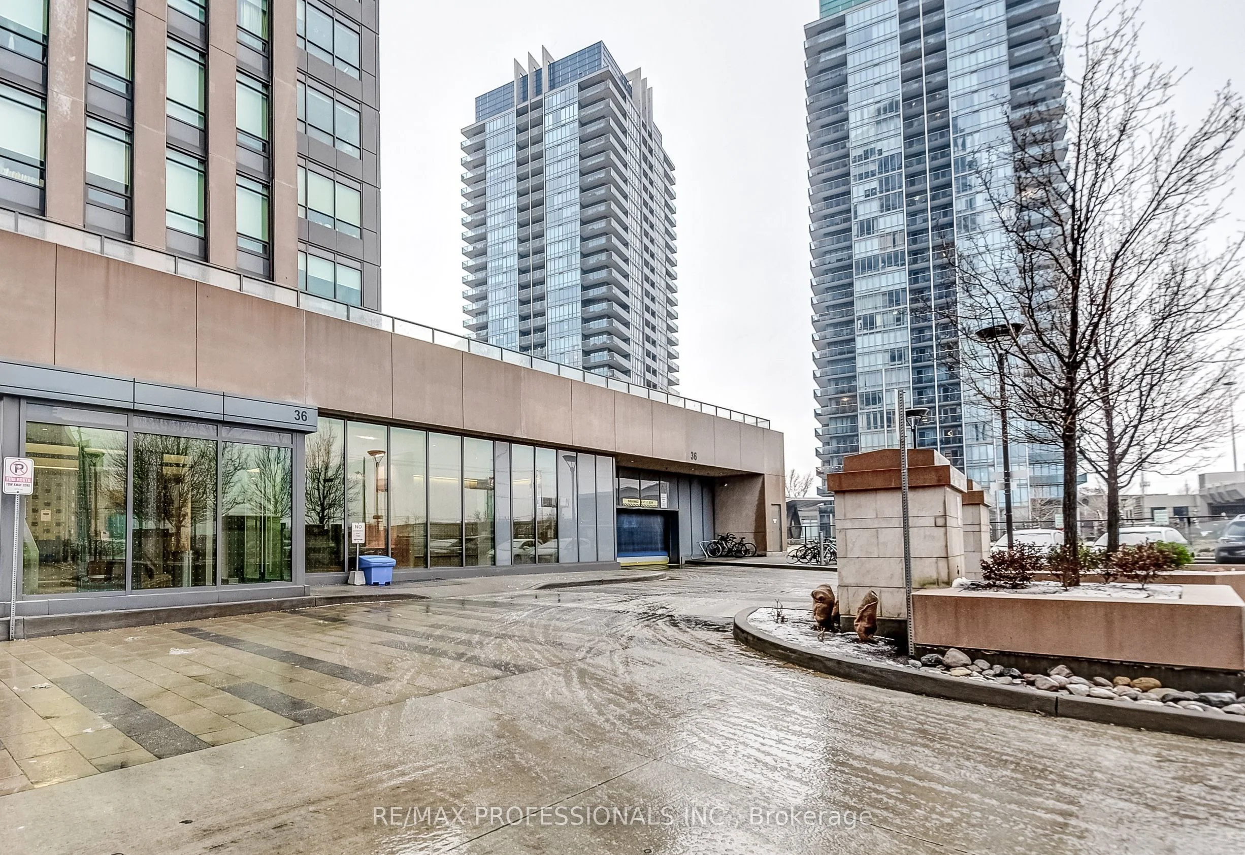 36 Park Lawn Road 501, Toronto W06, On M8v 0e5