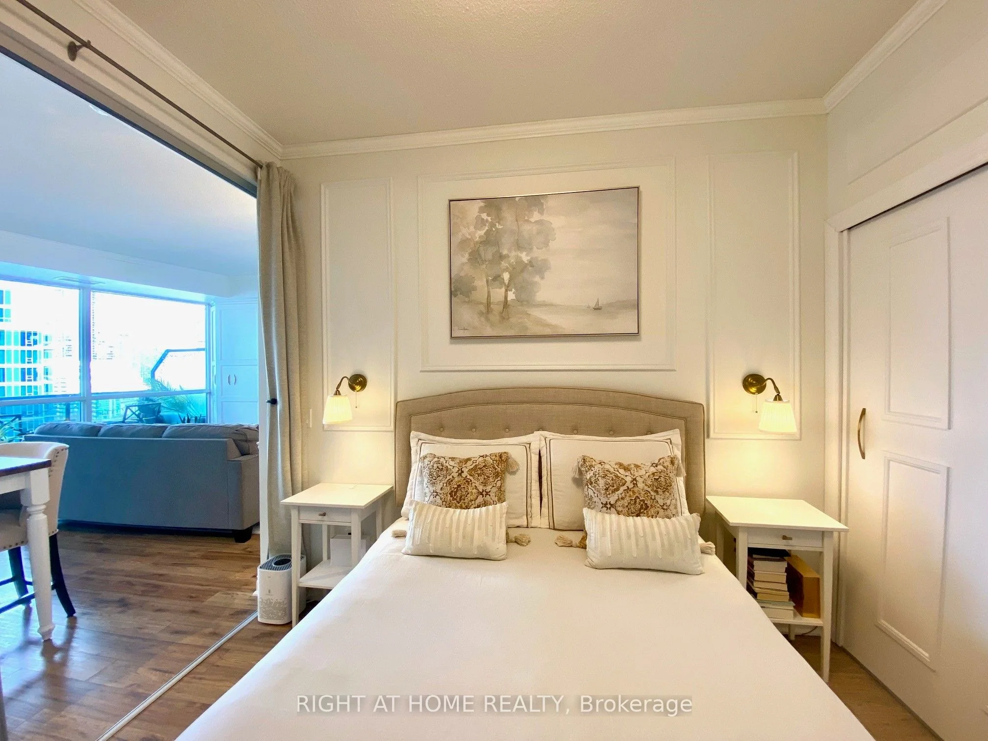 80 Marine Parade Drive Drive 901, Toronto W06, ON M8V 0A3