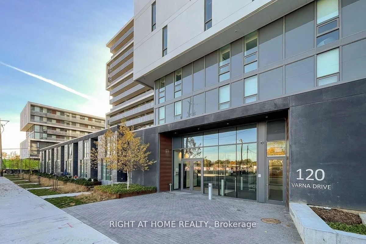 120 Varna Drive 1503, Toronto W04, On M6a 0b3