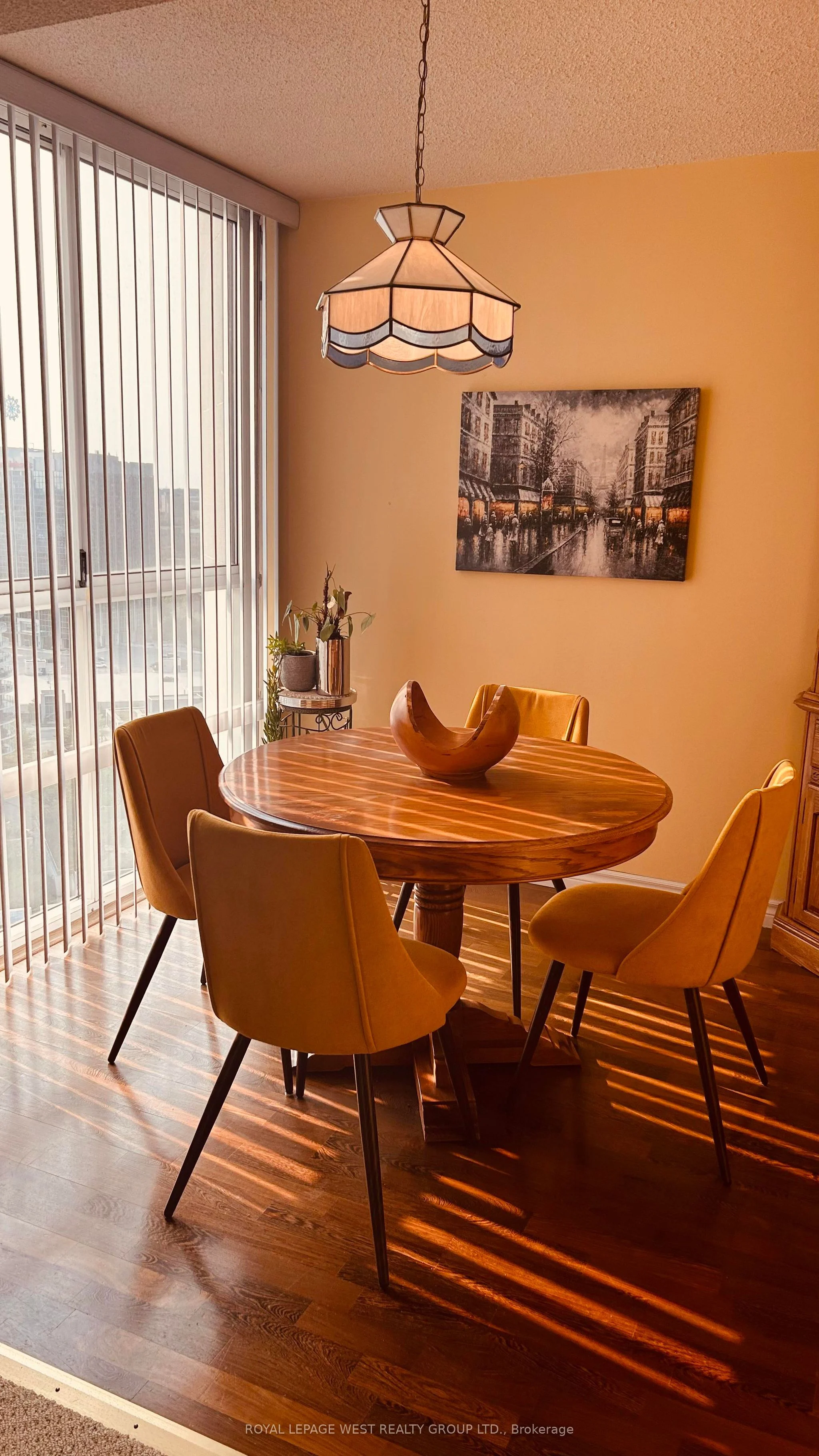 3650 Kaneff Crescent 2506, Mississauga, On L5a 4a1