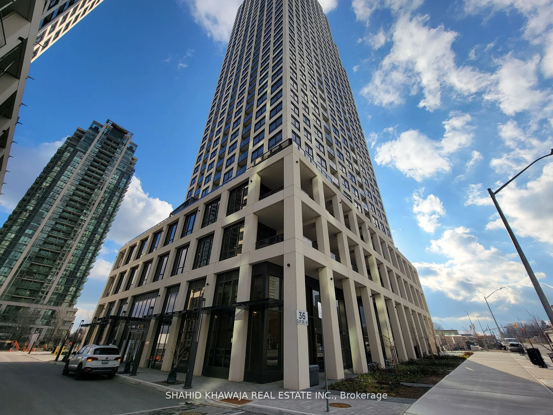 36 Elm Drive W 1605, Mississauga, On L5b 0n3