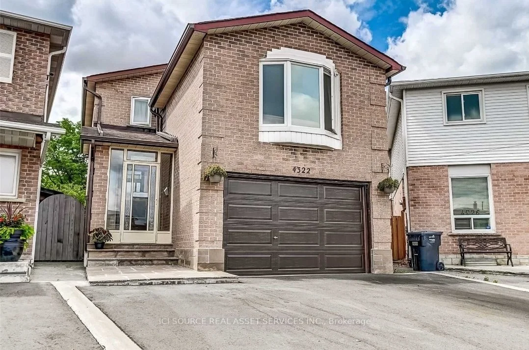 4322 Burnaby Court, Mississauga, ON L4W 3W7