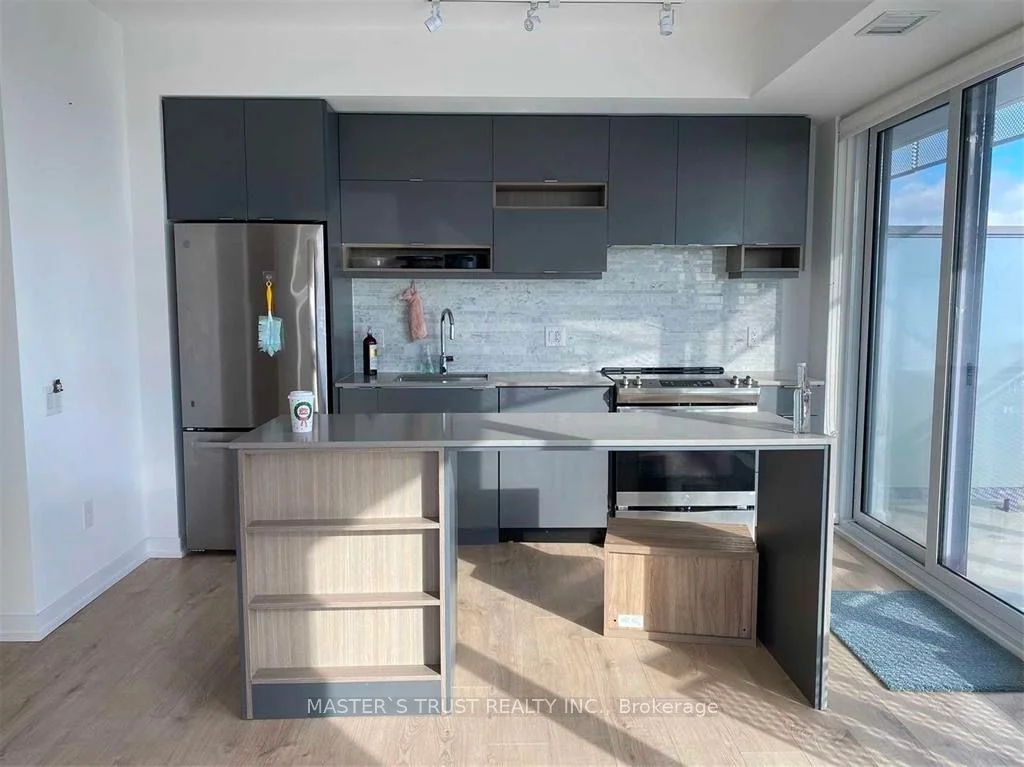 4065 Confederation Parkway 3810, Mississauga, ON L5B 0L4