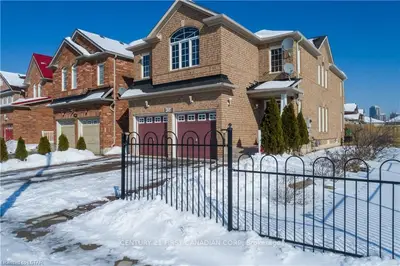 458 HILLBURY Drive, Mississauga, ON L5R 0B1