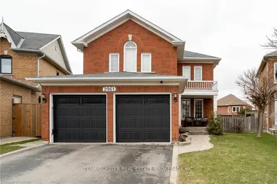 2961 GARDENVIEW Crescent, Mississauga, ON L5M 5T2