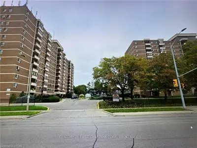 1615 Bloor Street 701, Mississauga, ON L4X 1S2