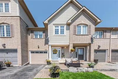 2061 GLENHAMPTON Road, Oakville, ON L6M 3T9