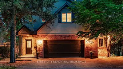 238 BALSAM Drive, Oakville, ON L6J 3X5