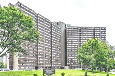 11 WINCOTT Drive 1402, Toronto W09, ON M9R 2R9