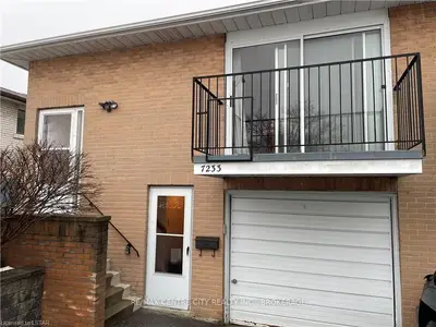 7233 Lancaster Avenue, Mississauga, ON L4T 2L5