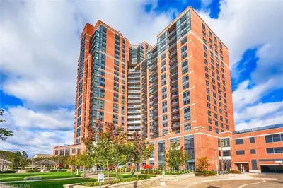 60 Heintzman Street 1317, Toronto W02, ON M6P 5A1