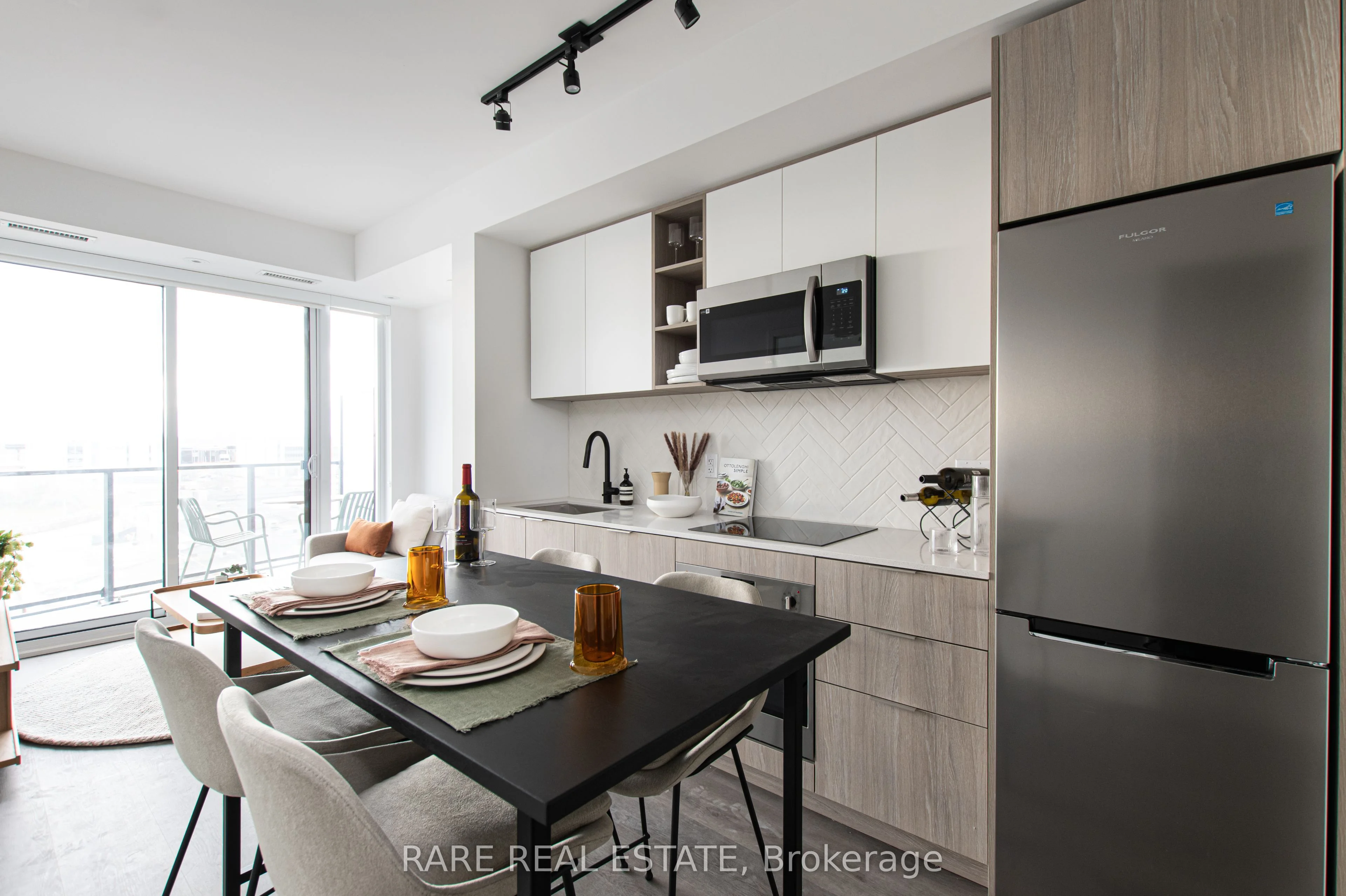 36 Zorra Street 801, Toronto W08, On M8z 4z7
