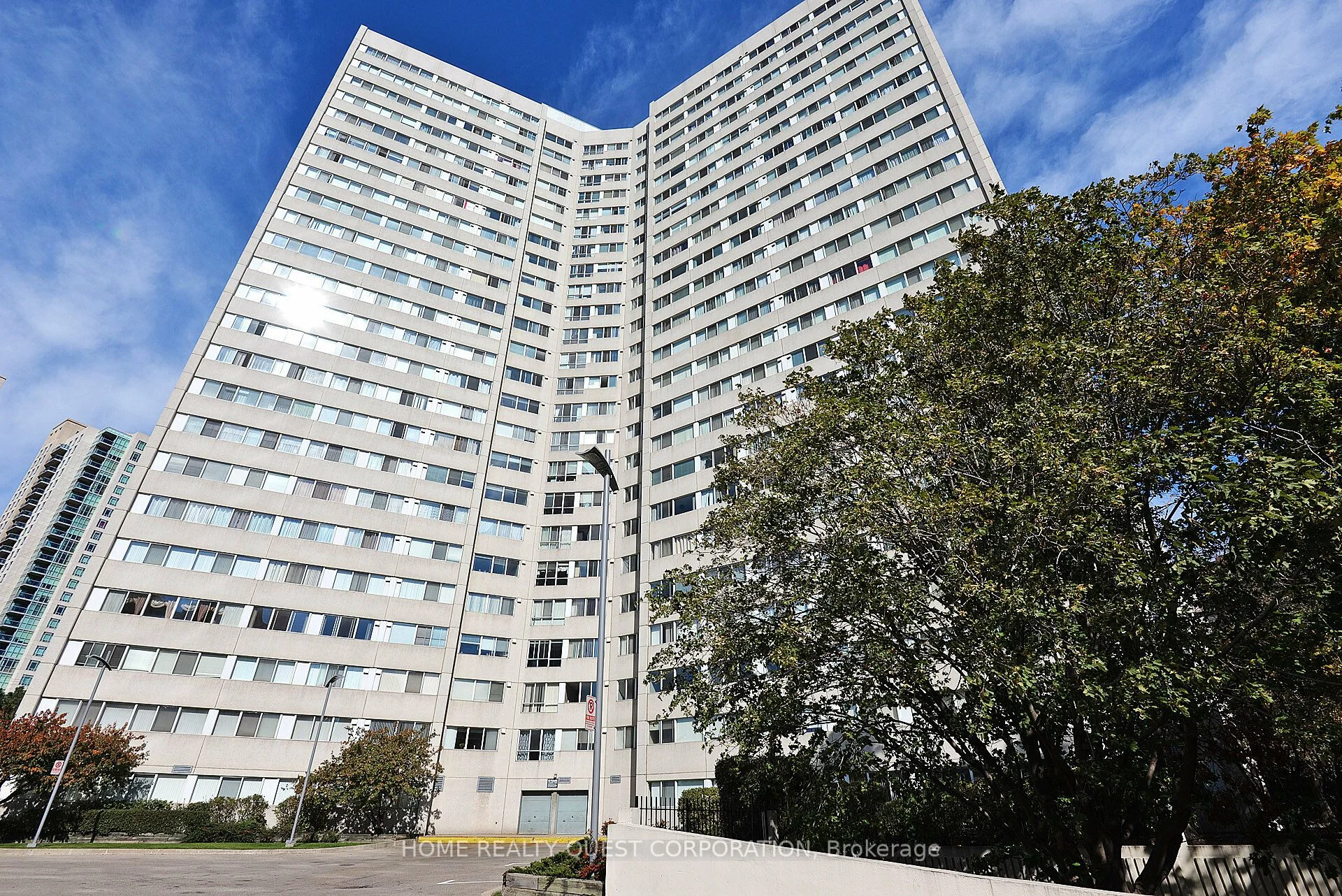 3700 Kaneff Crescent Ph09, Mississauga, On L5a 4b8
