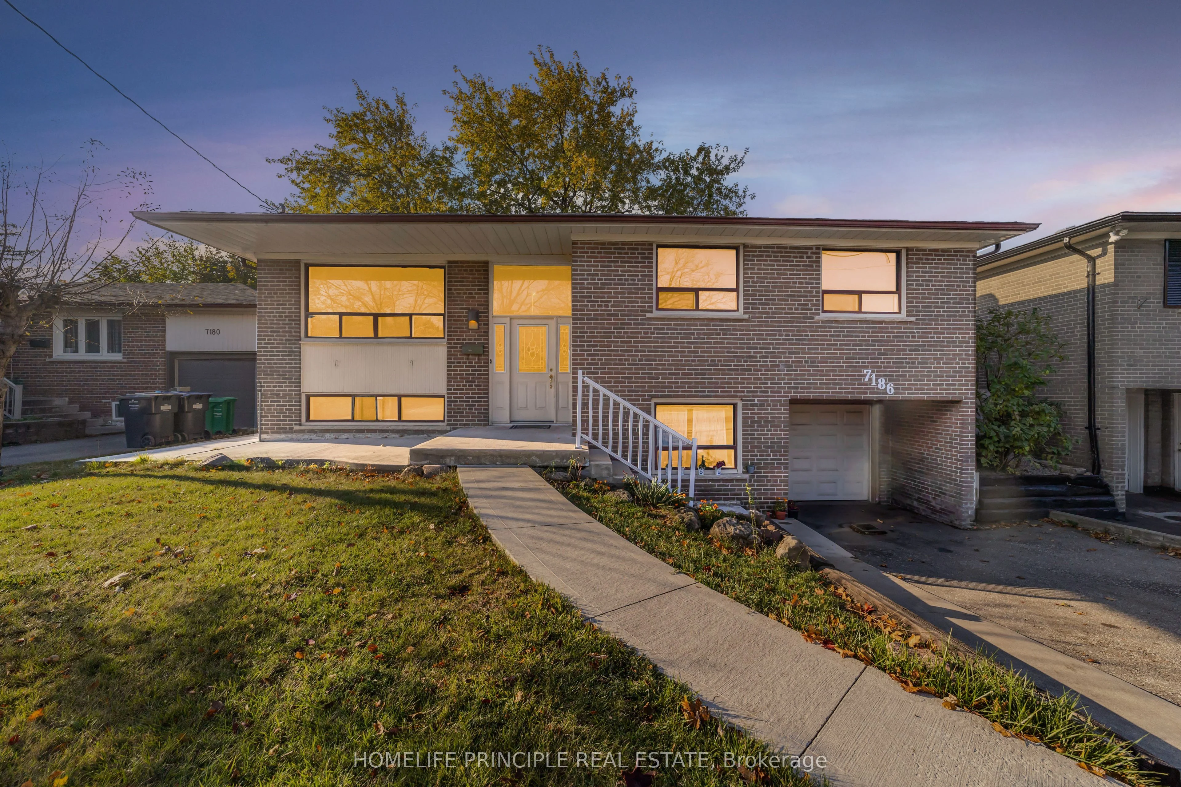 7186 Madiera Road, Mississauga, ON L4T 3A8