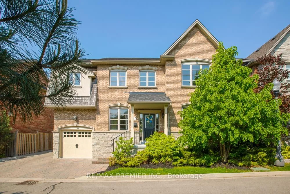 12 Alex Fisher Terrace, Toronto W07, On M8y 0b2