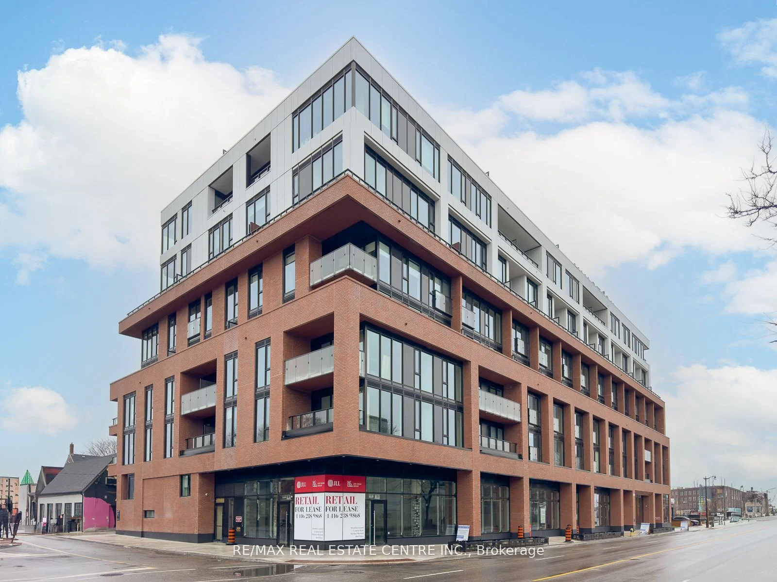 2720 Dundas Street W 106, Toronto W02, On M6p 0c3