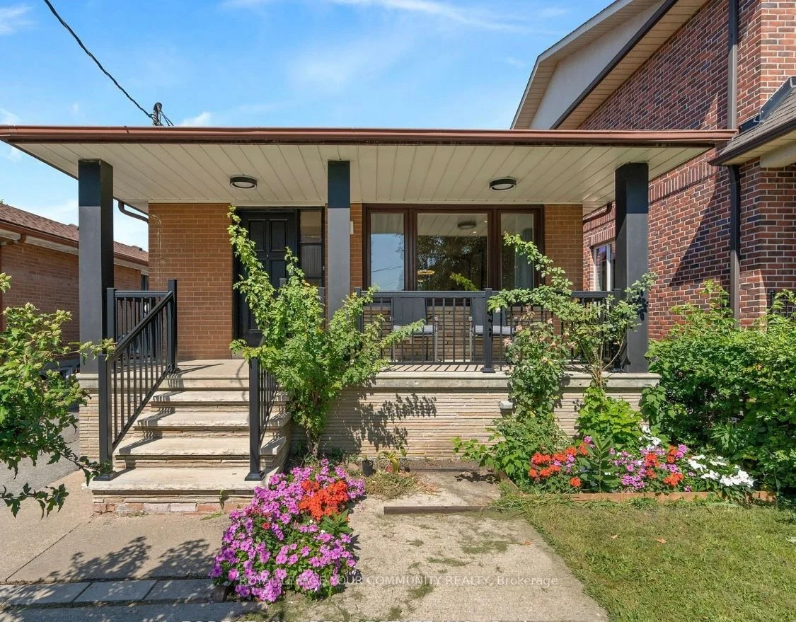 98 Hay Avenue Main, Toronto W06, On M8z 1g4