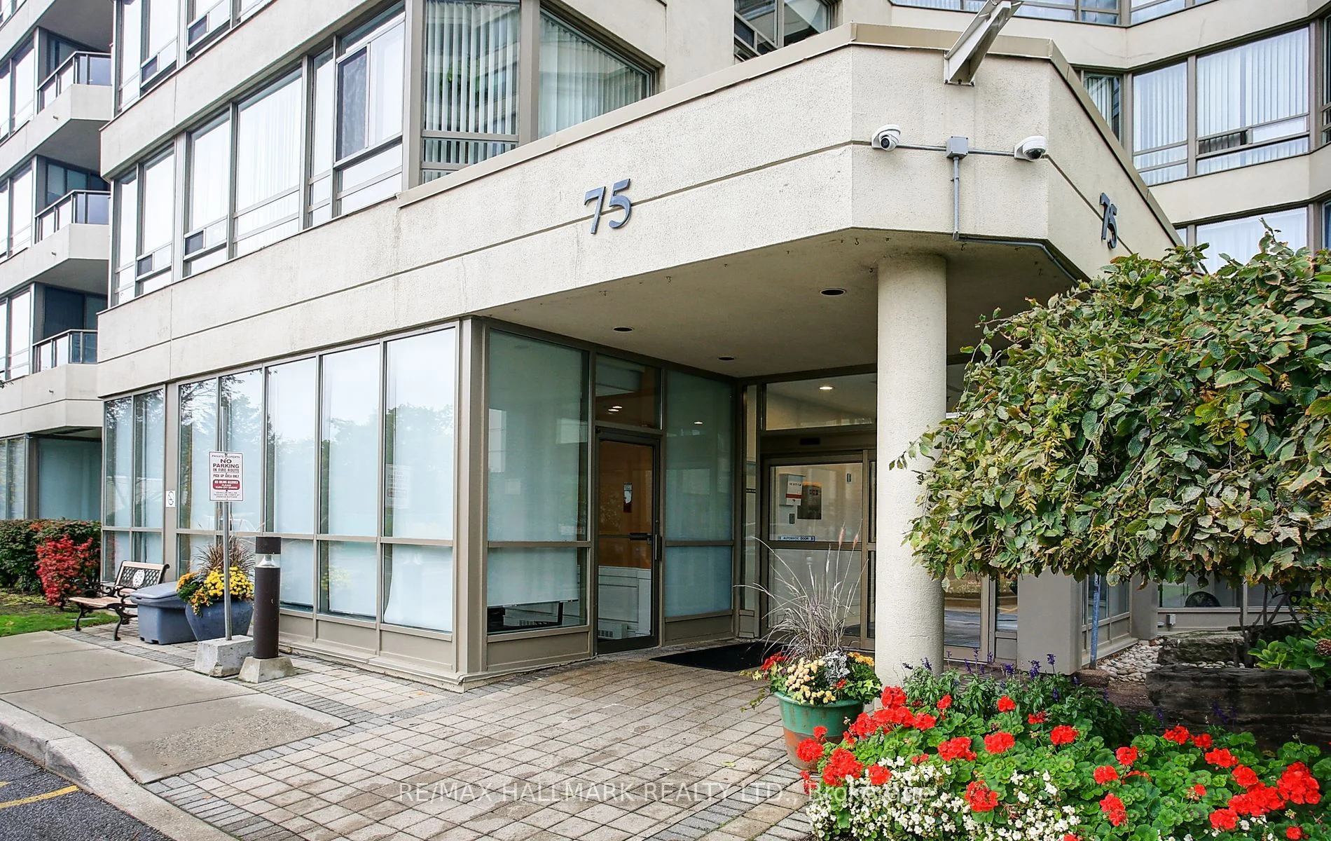 75 King Street E 1706, Mississauga, On L5a 4g5