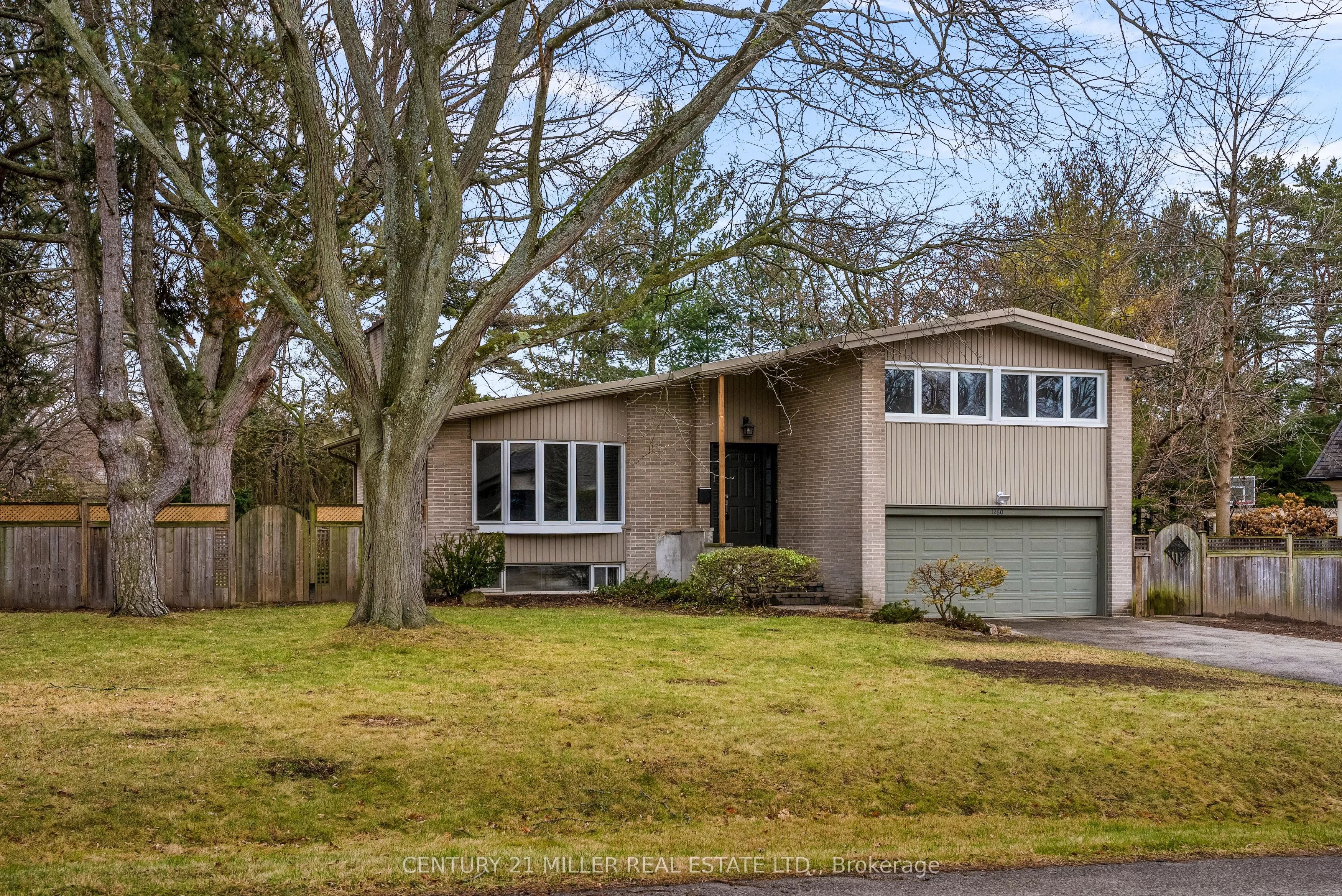 1260 Donlea Crescent, Oakville, On L6j 1v7