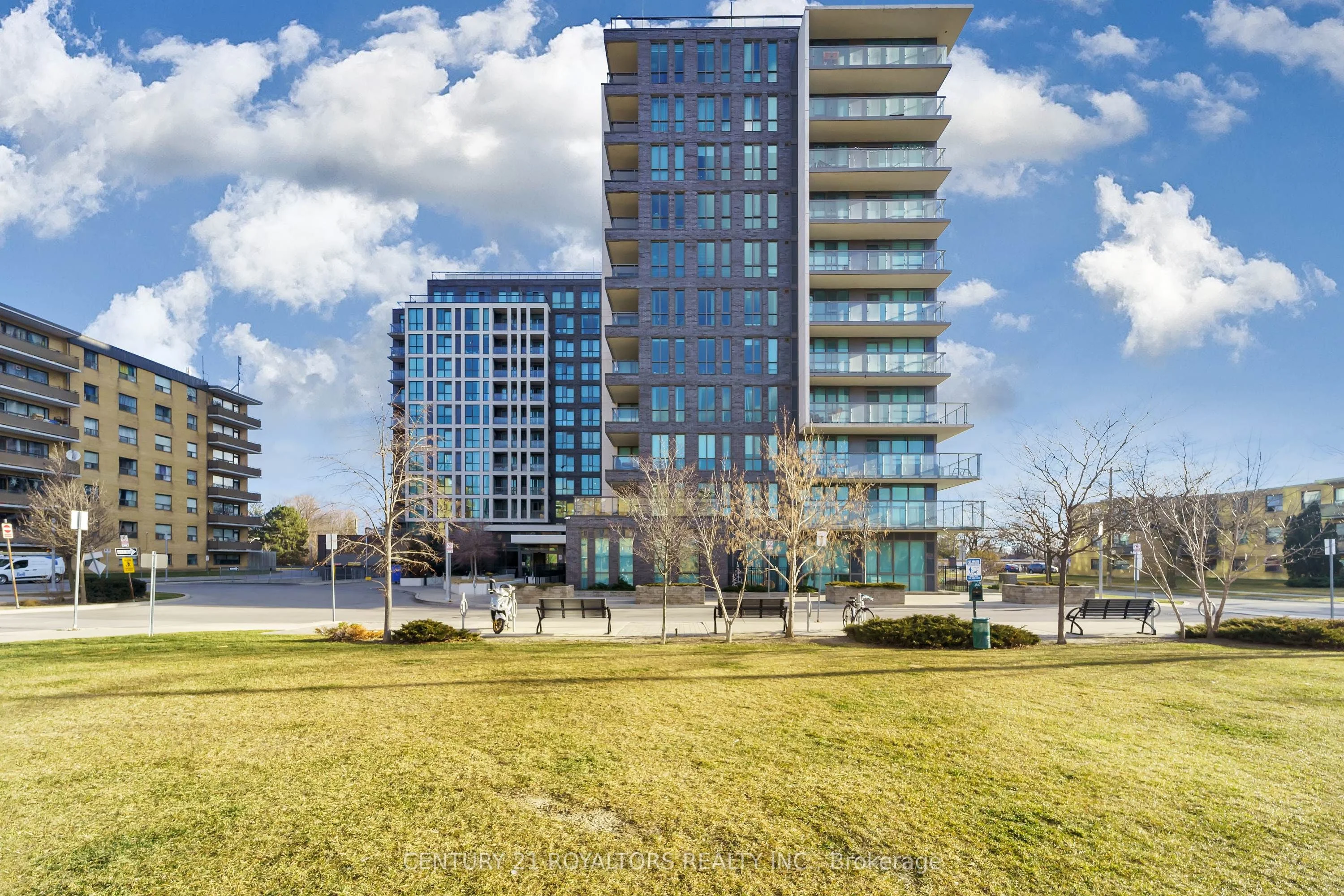 80 Esther Lorrie Drive 917, Toronto W10, ON M9W 0C6