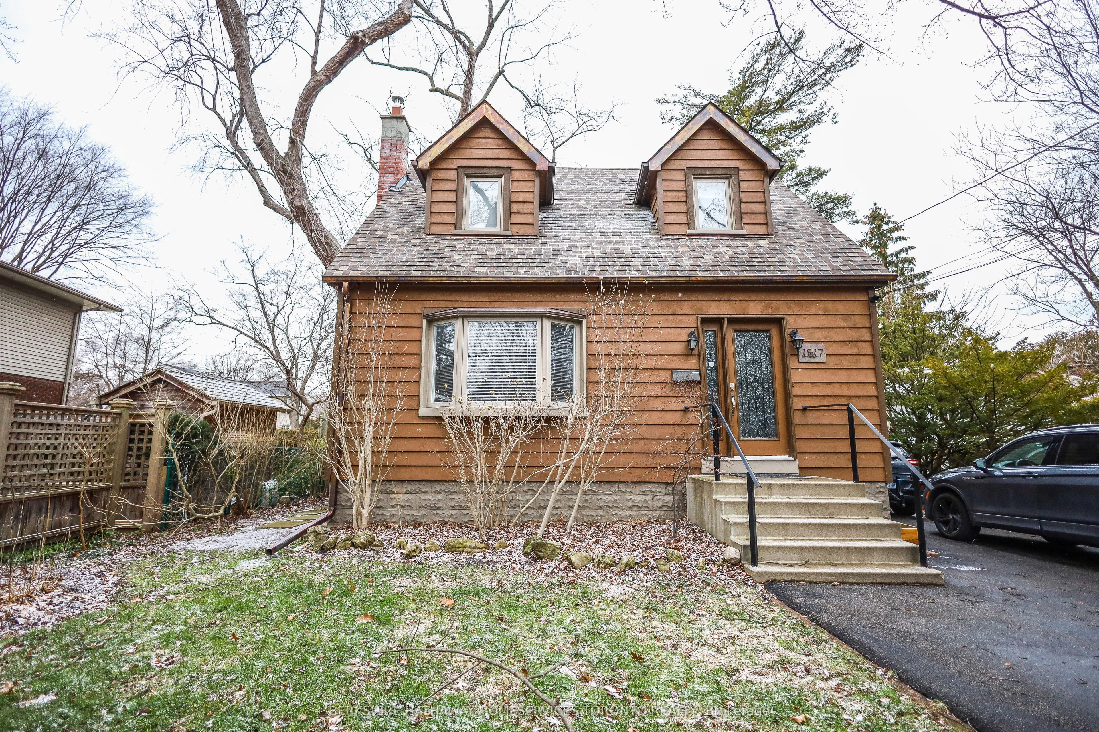 1517 Lorne Park Road, Mississauga, On L5h 3b2