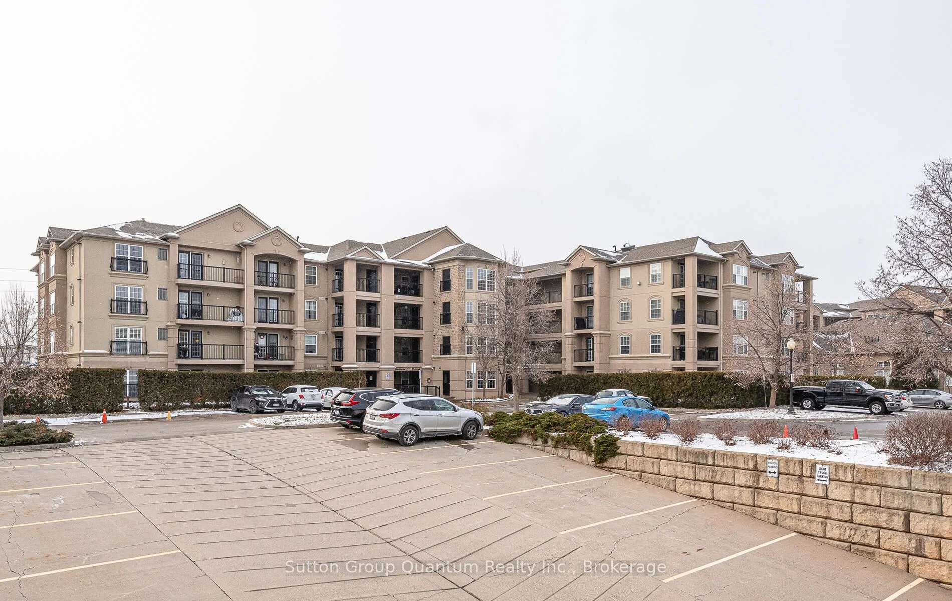 2035 Appleby Line 205, Burlington, On L7l 7g8