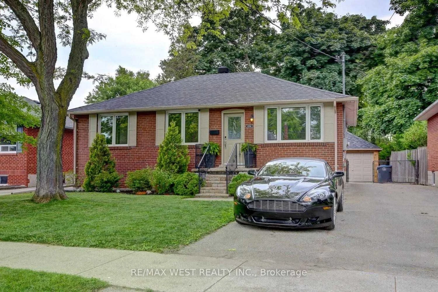 1294 Northaven Drive Main, Mississauga, On L5g 4e7