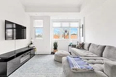 380 Hopewell Avenue 222, Toronto W04, On M6e 2s2