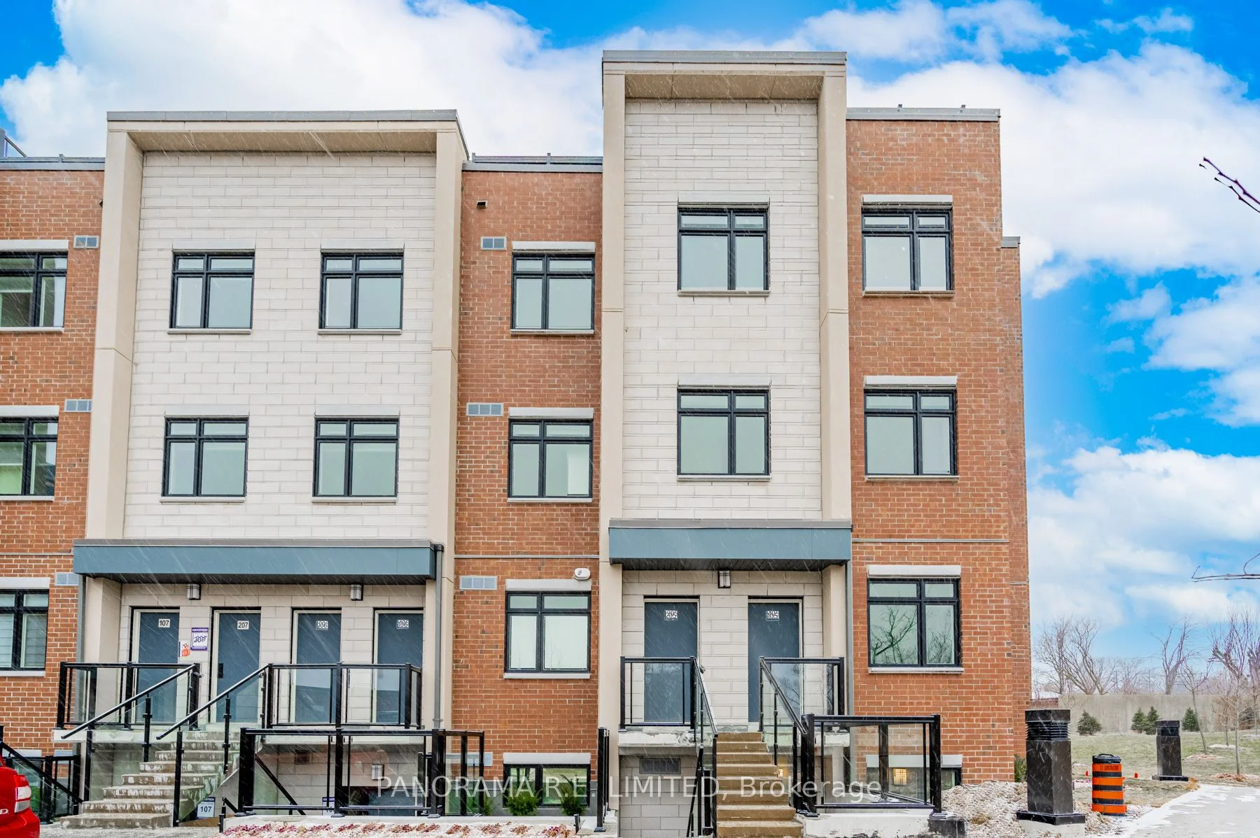#205 1115 Douglas Mccurdy Cmn, Mississauga, On, L5g 4b1