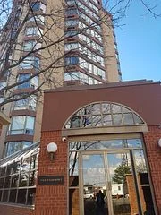 25 Fairview Road W PH3, Mississauga, ON L5B 3Y8