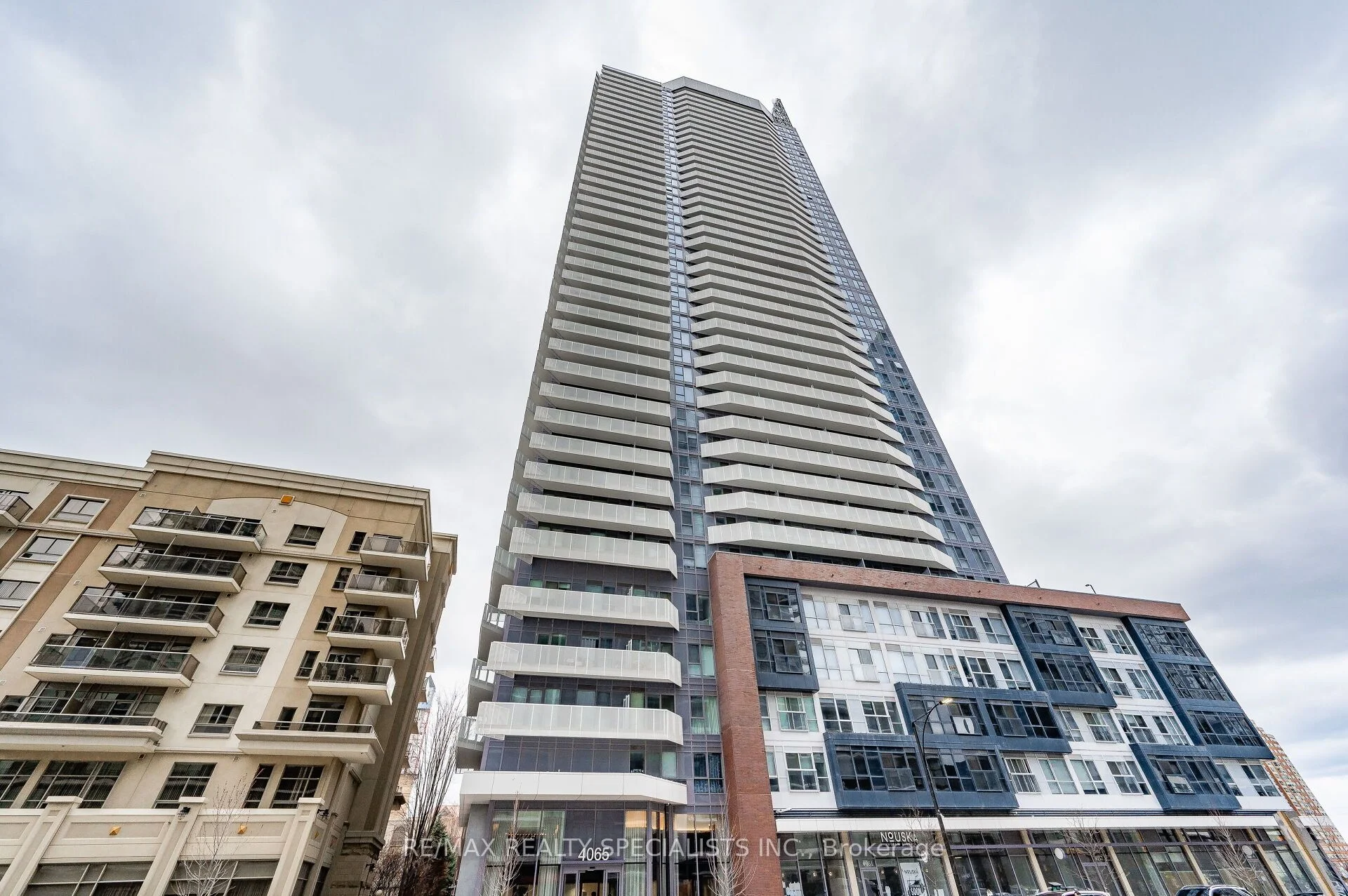 4065 Confederation Parkway 2512, Mississauga, On L5b 0l4