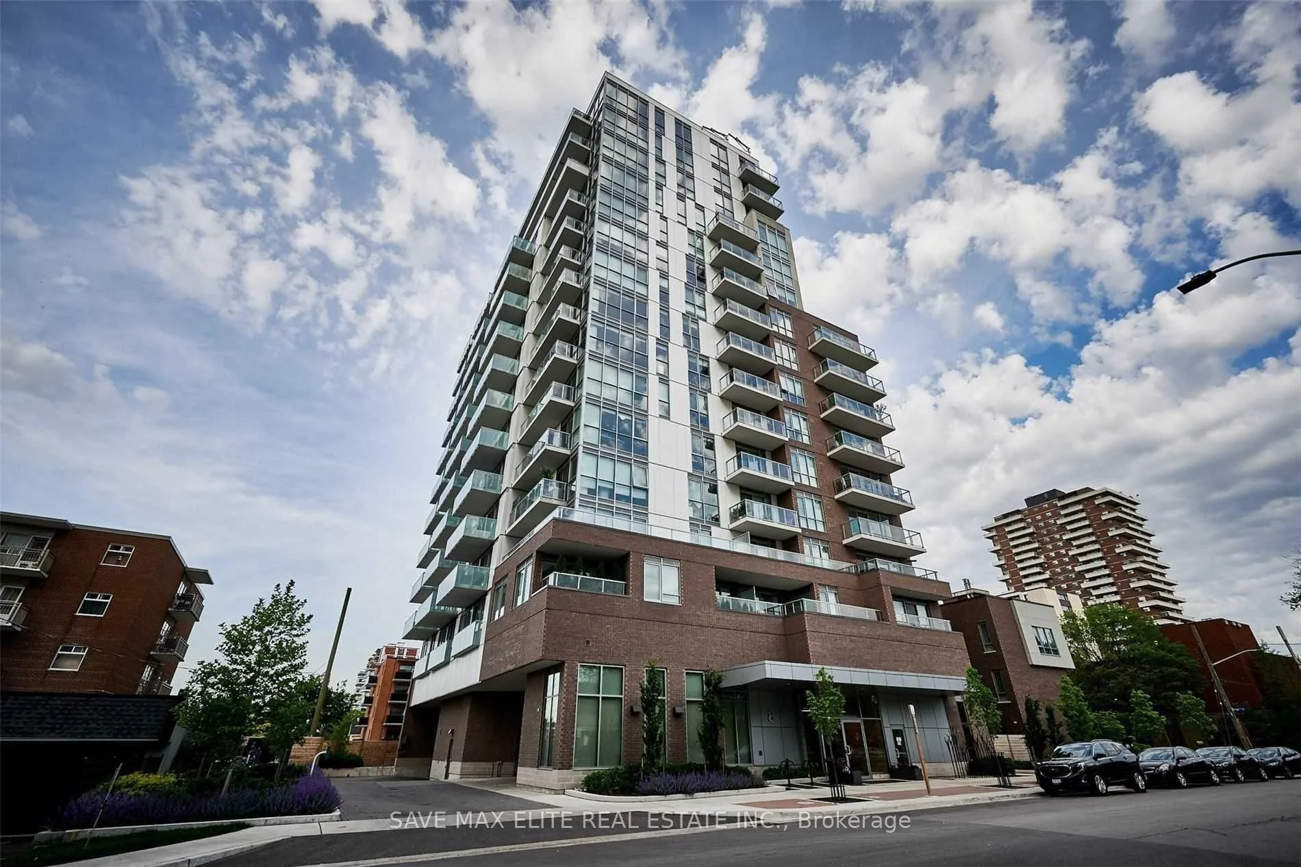 8 Ann Street 1103, Mississauga, ON L5G 3E6